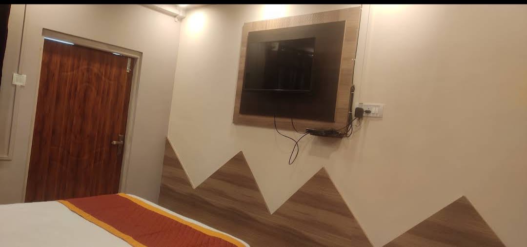 Room Image 3